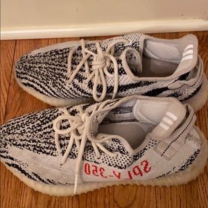YEZZY WHITE and BLACK 350 - size 9